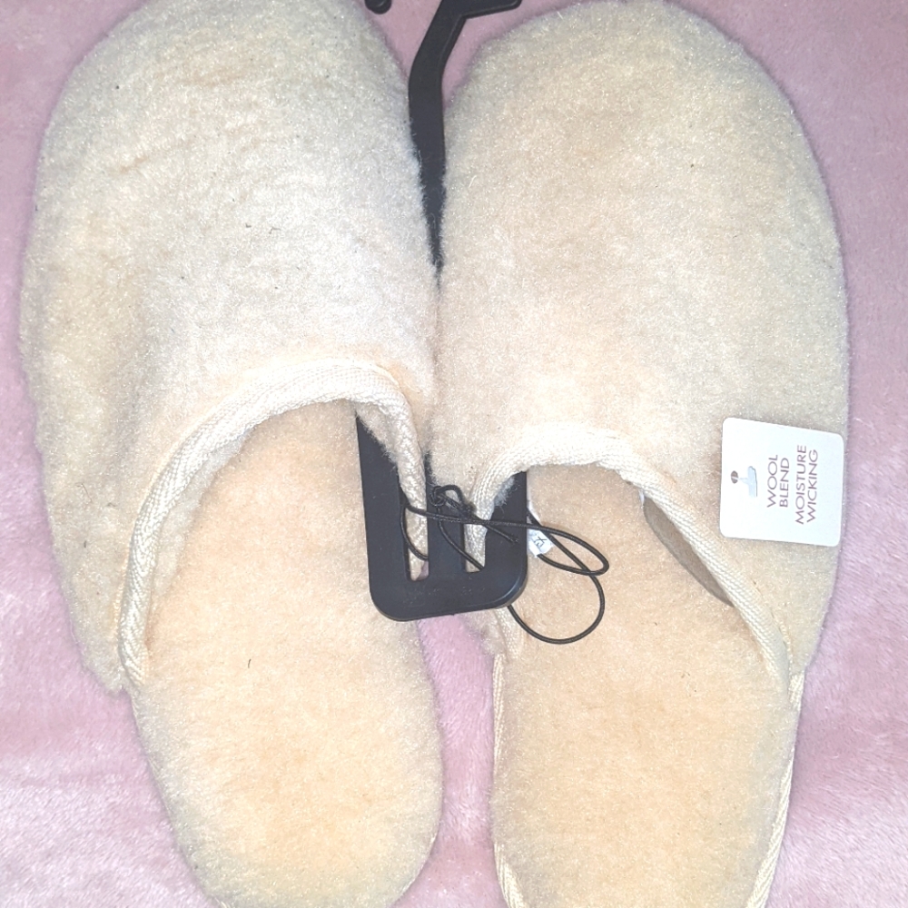 Slippers NEW